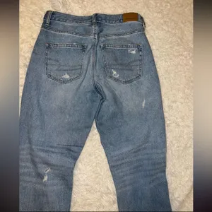 American Eagle size 4 Mom Jean with Distressing thumbnail 4