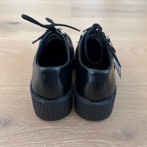 TUK Viva Mondo Leather Creeper Shoes Size US W 6 Black thumbnail 5