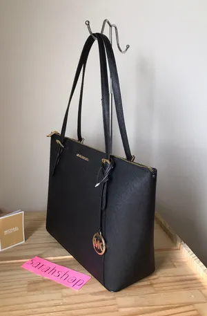 Michael Kors Purse thumbnail 4
