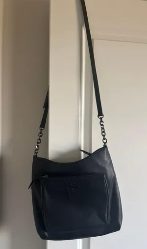 Black Leather VS Purse thumbnail 1