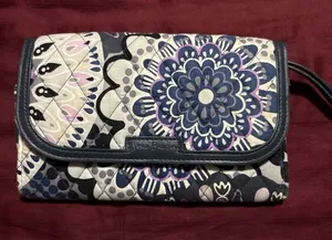 Vera Bradley Quilted Floral Medallion Wallet Clutch Snap Zip Coin Purple‎ Cotton thumbnail 1