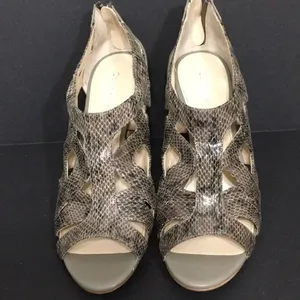 Calvin Klein Gray Python embossed heels thumbnail 2