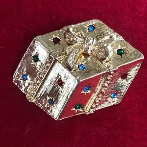 Vintage Christmas Present Brooch thumbnail 1