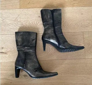 Zita Maria - Zip Detail Pointed Toe Ankle Boots in Metallic Brown thumbnail 1