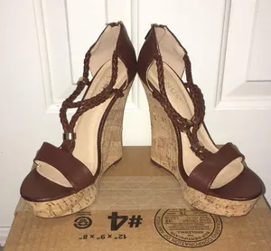 Venus Brwn Cork Platform 5 1/4” Wedge Sandals Sz 7 thumbnail 1