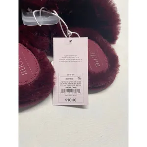 Auden Women's Fuzzy Burgandy Slippers Size small 5/6, Nwt thumbnail 2
