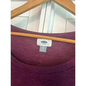 Old Navy‎ Burgundy Top Size XL thumbnail 5