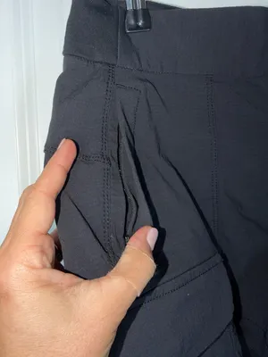 Athleta Women's Black Cargo Performance Hiking Shorts thumbnail 3