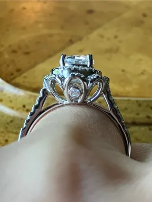 Genuine Moissanite Sterling Silver Ring Size 7 White thumbnail 2