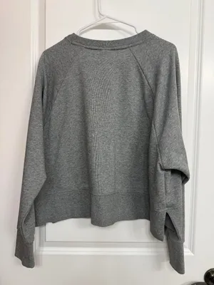 Nike Versa Dri-FIT Gray Cropped Embossed Sweatshirt Women’s Large thumbnail 7