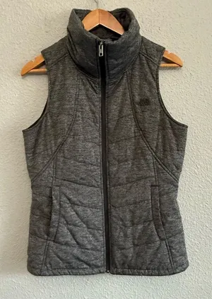 The North Face‎ Pseudio Quilted Vest Size Small EUC thumbnail 1