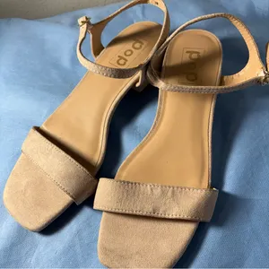 Pop Women's Tan Sandals Size 9 thumbnail 13
