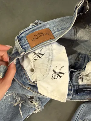 Calvin Klein 90s Mid-Rise Jeans  thumbnail 4