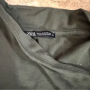 🙂Zara Olive Green Long-Sleeve V-Neck Knit Top thumbnail 2