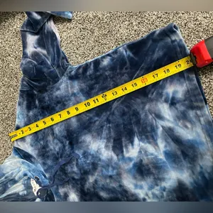 blue tie-dye pull over long sleeve hooded sweatshirt M thumbnail 3