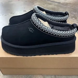 Ugg Women's Black Slippers thumbnail 4