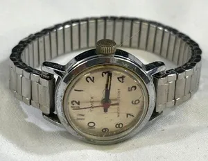 Vintage Timex Women's Silver Water Resistant Watch SKU 5392 thumbnail 1