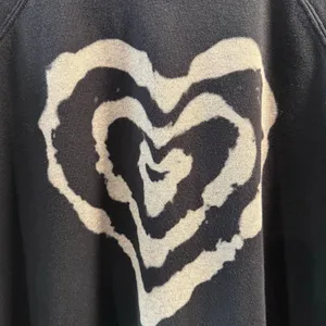 Torrid Women’s Black Heart Sweatshirt Size 4X thumbnail 3