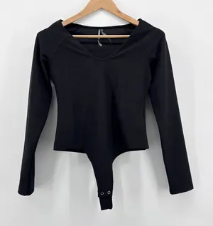 By Anthropologie Small Black Ribbed V-Neck Long Sleeve Bodysuit OB1622629‎ EUC thumbnail 1