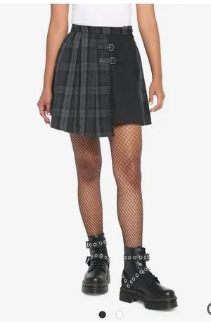 Hot Topic Black & Grey Plaid Buckle Asymmetrical Pleated Skirt size large thumbnail 9