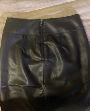 Black Leather Midi Skirt Size 2 thumbnail 4