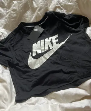 Nike Crop Top thumbnail 1