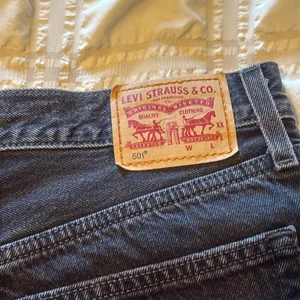 Levi Levi’s 501 Buttonfly Denim Jean Shorts thumbnail 3