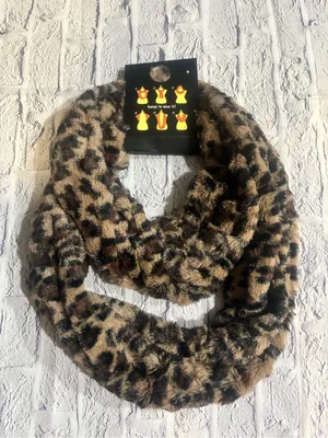 Faux Fur Leopard Print Infinity Scarf‎ thumbnail 3