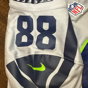 NWOT Seattle Seahawks NFL Nike On Field Women’s Jersey #88 Custom “Arnaut”-Small thumbnail 4