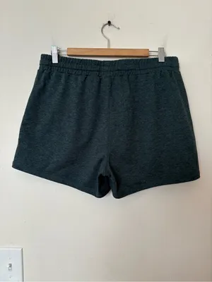 QUINCE Flowknit Mid-Rise Active Shorts Heather Green Sz Medium thumbnail 11