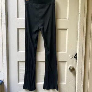 Outdoor Voices Ribbed Flare Leggings Pants S Black Stretch Walking Outdoors Run thumbnail 3