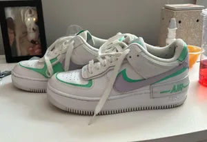 Nike Air Force 1 Infinite Lilac Shadow thumbnail 1