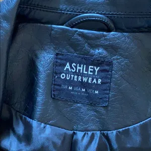 Ashley outerwear faux jacket EUC thumbnail 4