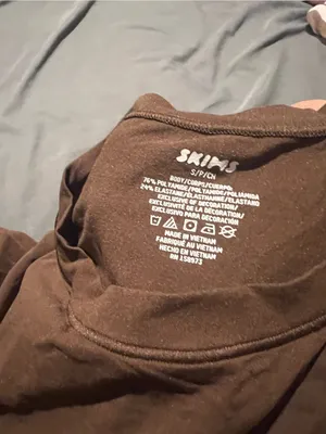 Skims fits everybody brown long sleeve top thumbnail 8