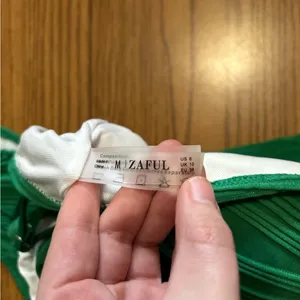 NWT Zaful Green Ribbed Bikini 2 Piece Set Women’s Size Medium thumbnail 4