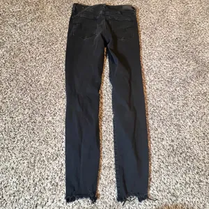 American Eagle Hi-Rise Jegging Black Distressed Ripped Skinny Jeans Womens 6 Reg thumbnail 8