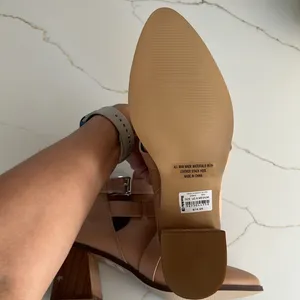 DV by Dolce Vita Drako Strapy Ankle Boots 8 Tan Booties Stacked Heel Vegan thumbnail 10