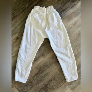ZARA Size 2 White Paperbag Jeans thumbnail 5