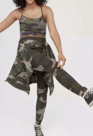 Camo Crossover Leggings thumbnail 1