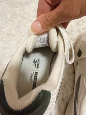 Reebok tennis shoes  thumbnail 5