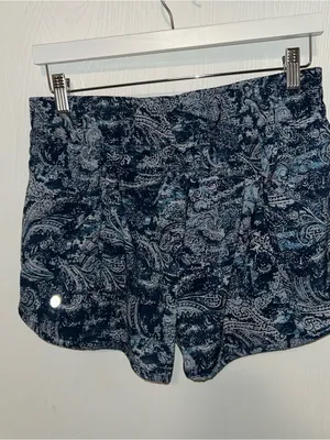 Lululemon Tracker Short V *4" thumbnail 2