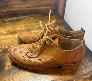 White‎ Mountain Tan Perforated Loarfers Size 8.5 thumbnail 1