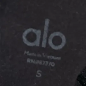 Alo Yoga Leggings thumbnail 4