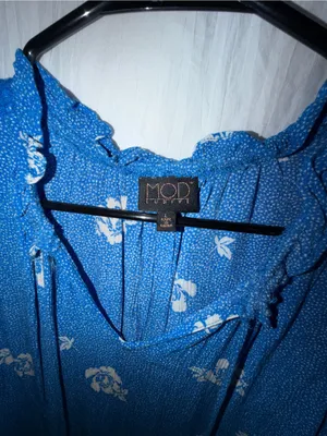 Mod lusive Blue Floral Sleeveless Top Size L Crochet Detail Neck Tie thumbnail 3