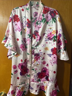Victoria's Secret Pink Floral Satin Robe with Purple Blooms thumbnail 3