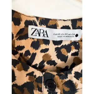 Zara Mini Dress Womens XS‎ Brown Leopard Print Button Front Cotton Short Sleeve thumbnail 3