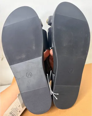 A New Day Black Toe Ring Sandals Minimalist Quiet Luxury Resort Chic Size 7.5 NWT thumbnail 5