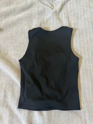 Black and white tank tops Multiple thumbnail 4