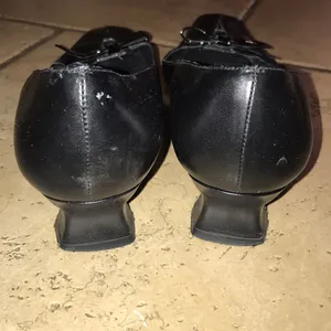 ✨Stuart Weitzman black bow low heeled pumps thumbnail 3