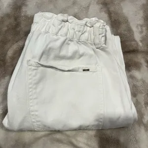 Zara Women's Size 10 White Baggy Fit Paperbag Ankle Jeans See Pics For Wear thumbnail 13